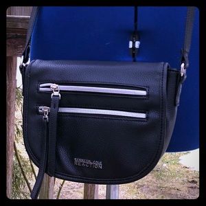 😋Kenneth Cole Crossbody😋